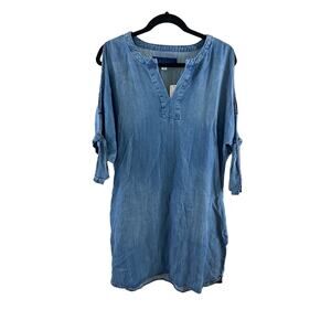 Francesca’s | Chambray Dress